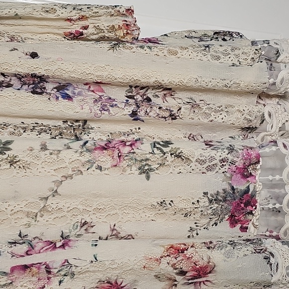 Origami Sm Floral Lace Long Blouse - Picture 10 of 15